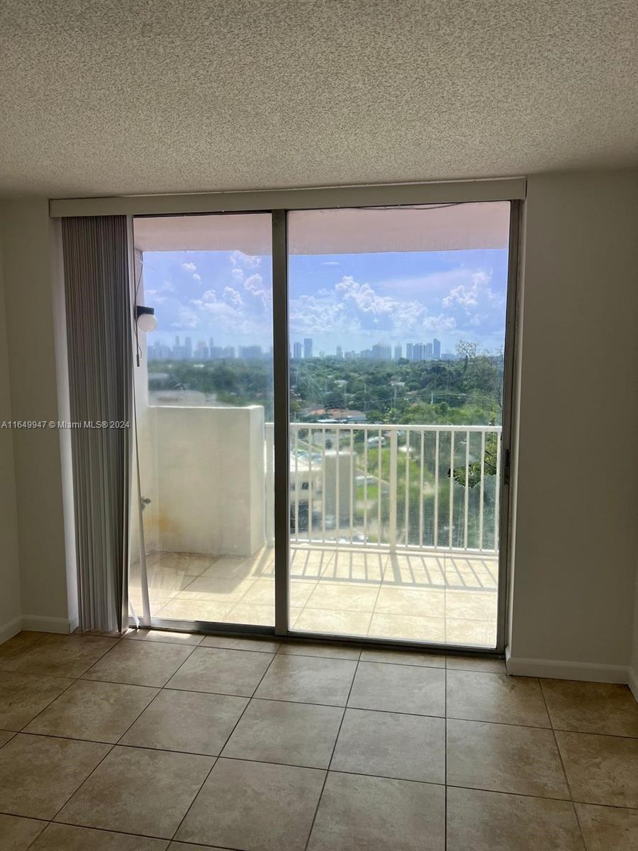 WILSHIRE CONDO - Residential Lease