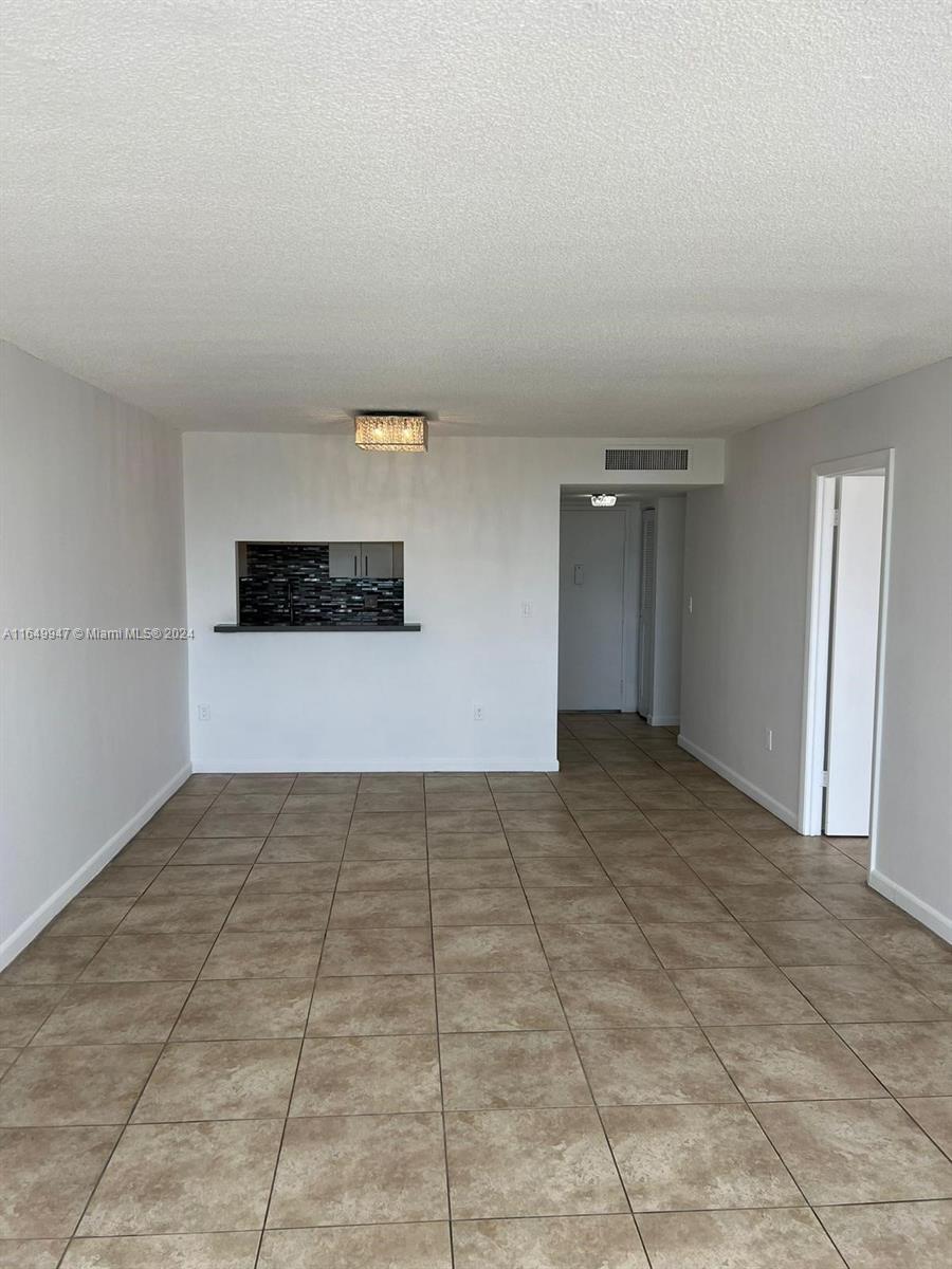 WILSHIRE CONDO - Residential Lease