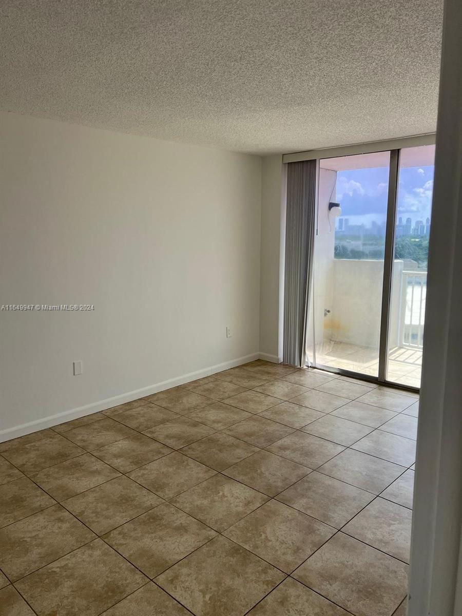 WILSHIRE CONDO - Residential Lease