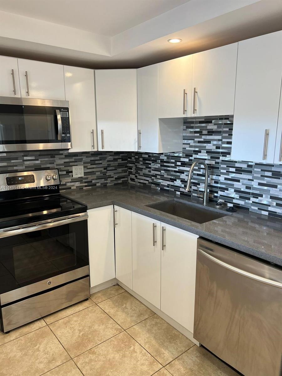 WILSHIRE CONDO - Residential Lease