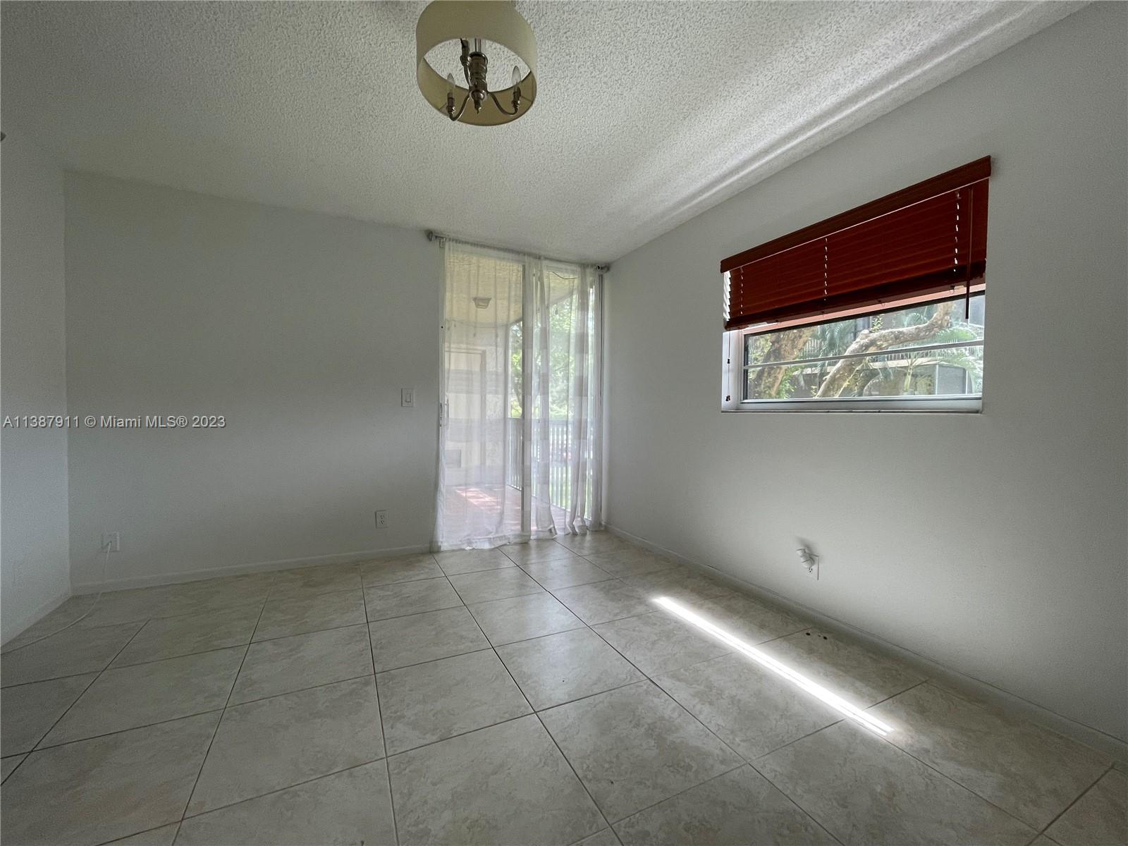 PLANTATION RACQUET CLUB - Residential Lease