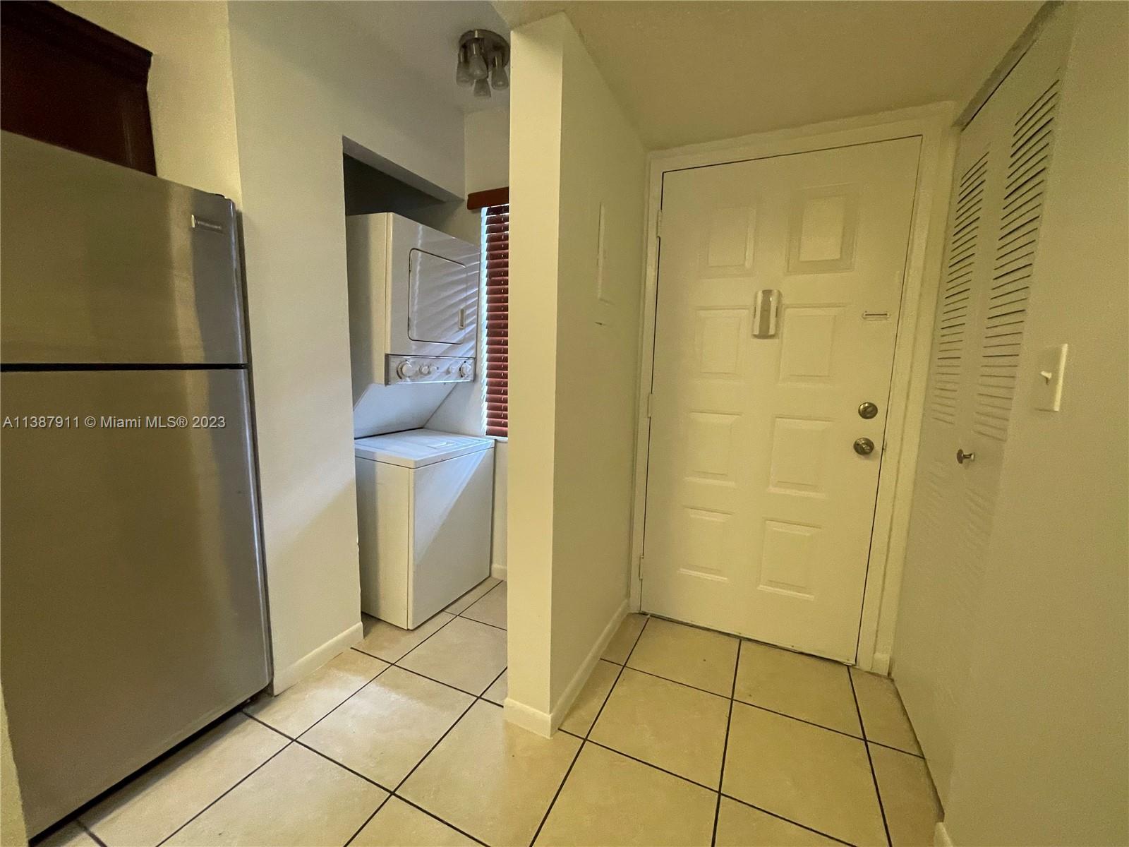 PLANTATION RACQUET CLUB - Residential Lease