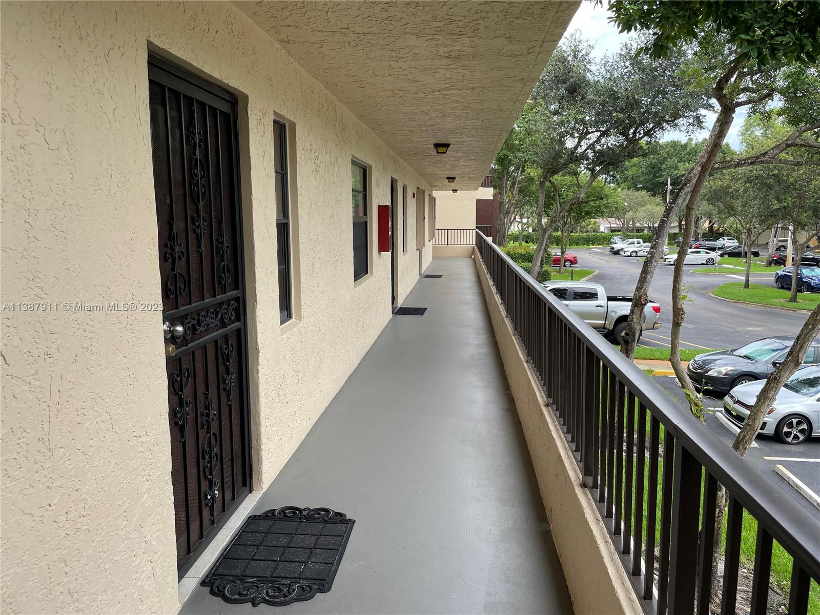 PLANTATION RACQUET CLUB - Residential Lease