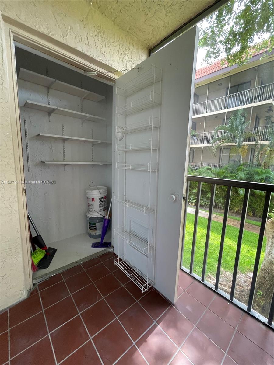 PLANTATION RACQUET CLUB - Residential Lease