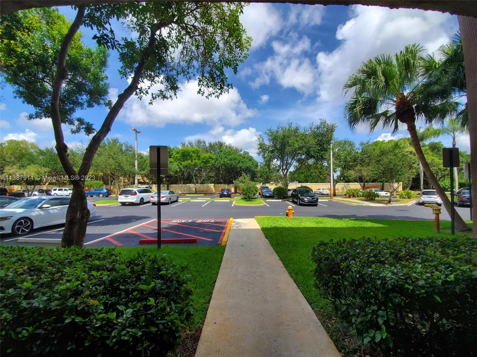 PLANTATION RACQUET CLUB - Residential Lease