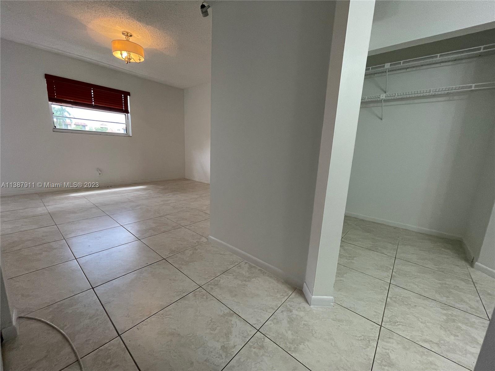 PLANTATION RACQUET CLUB - Residential Lease