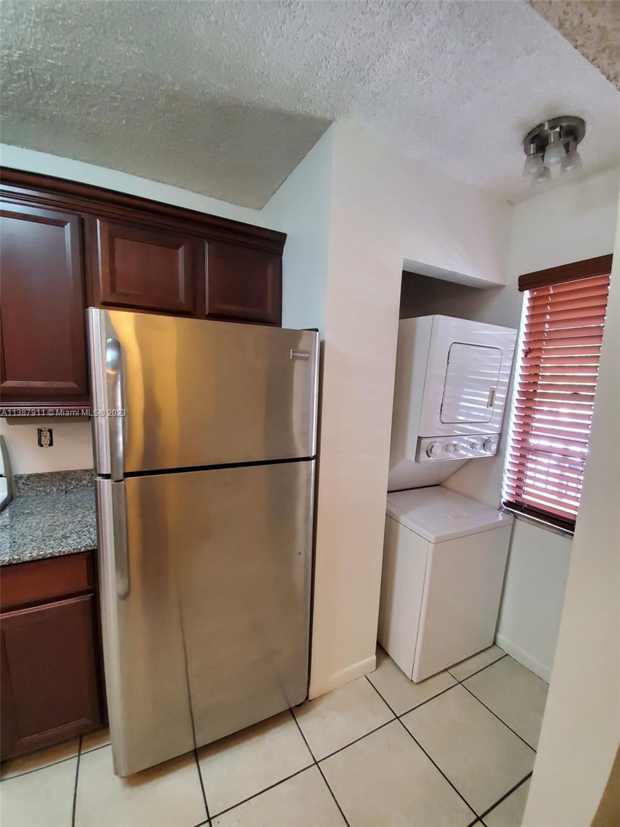 PLANTATION RACQUET CLUB - Residential Lease
