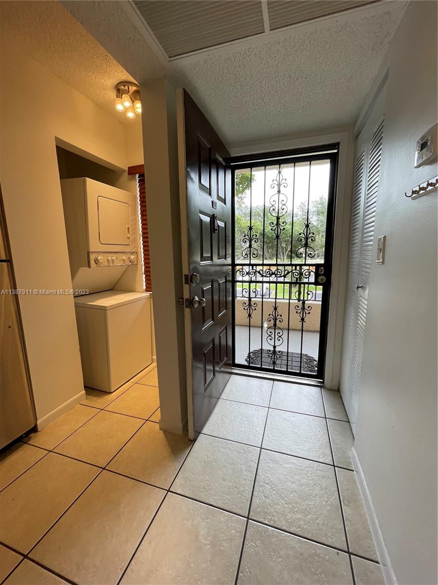 PLANTATION RACQUET CLUB - Residential Lease