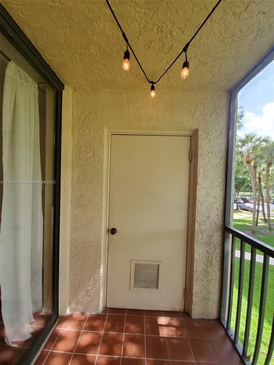 PLANTATION RACQUET CLUB - Residential Lease