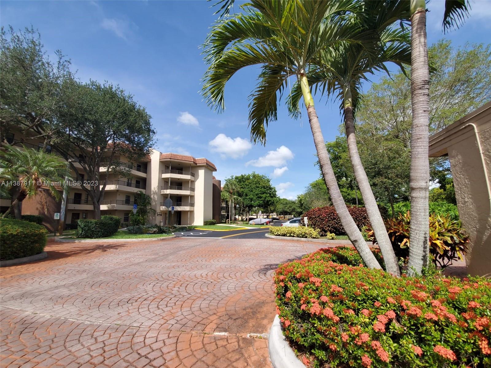 PLANTATION RACQUET CLUB - Residential Lease