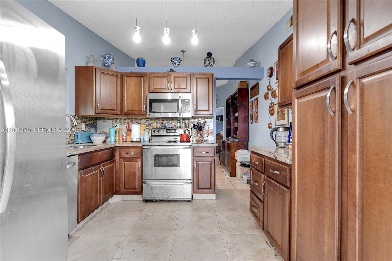 COUNTRY LAKE HOMES 2ND AD - Residential