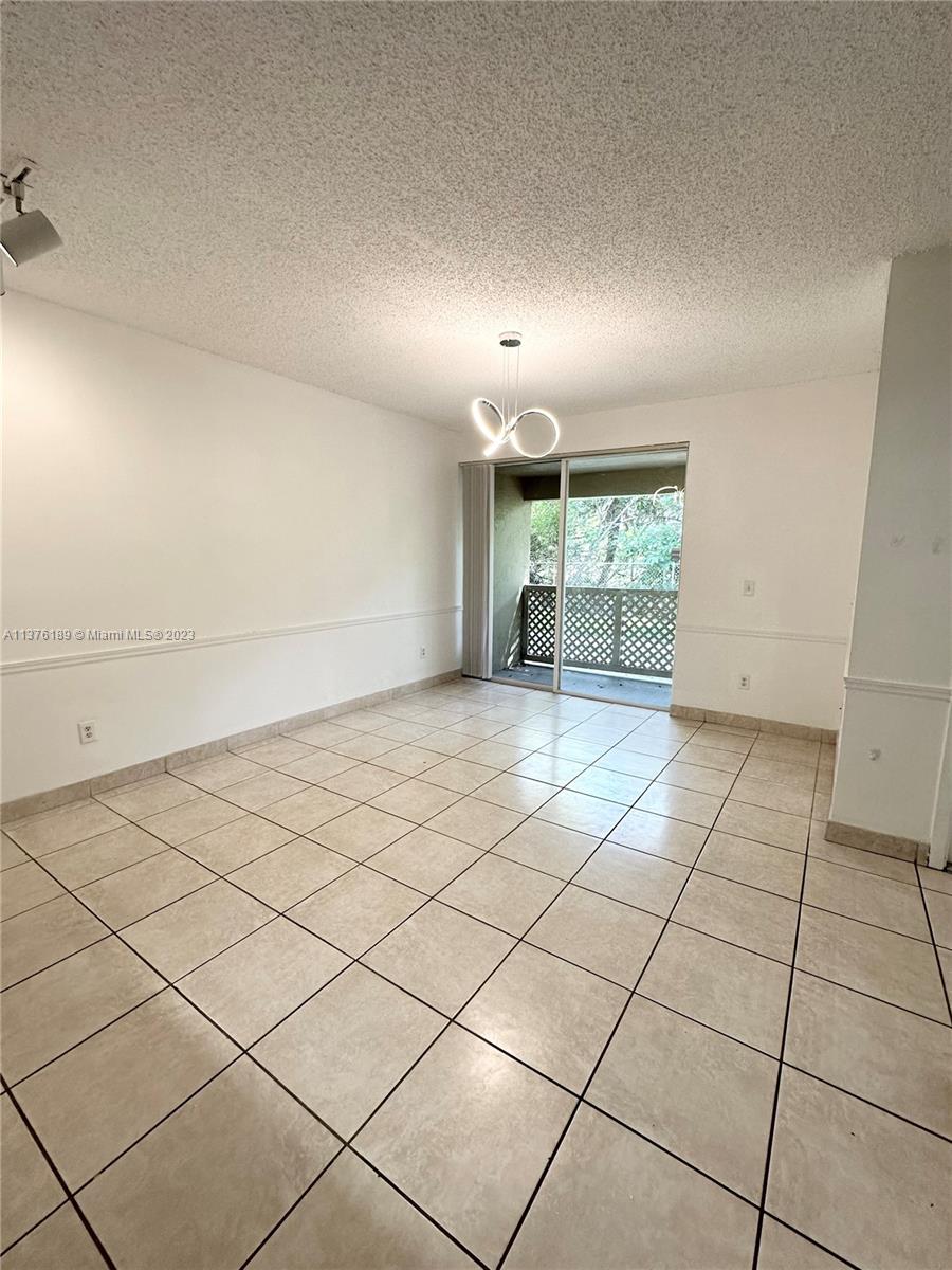 LA HACIENDA COUNTRY CLUB - Residential Lease
