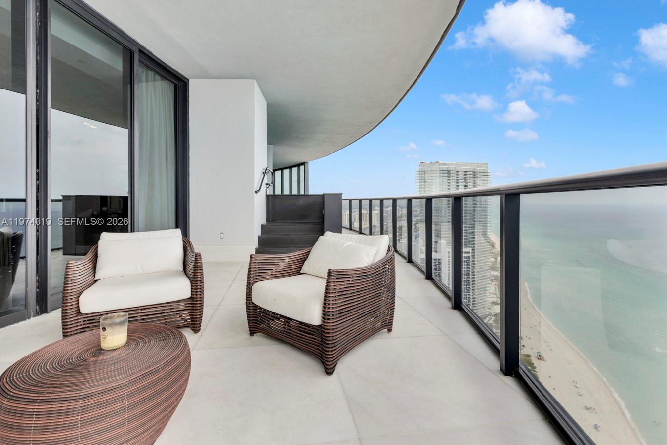 PORSCHE TOWER - Residential