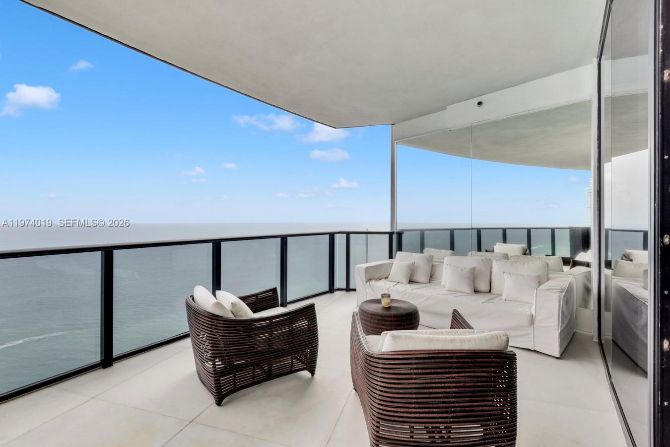 PORSCHE TOWER - Residential