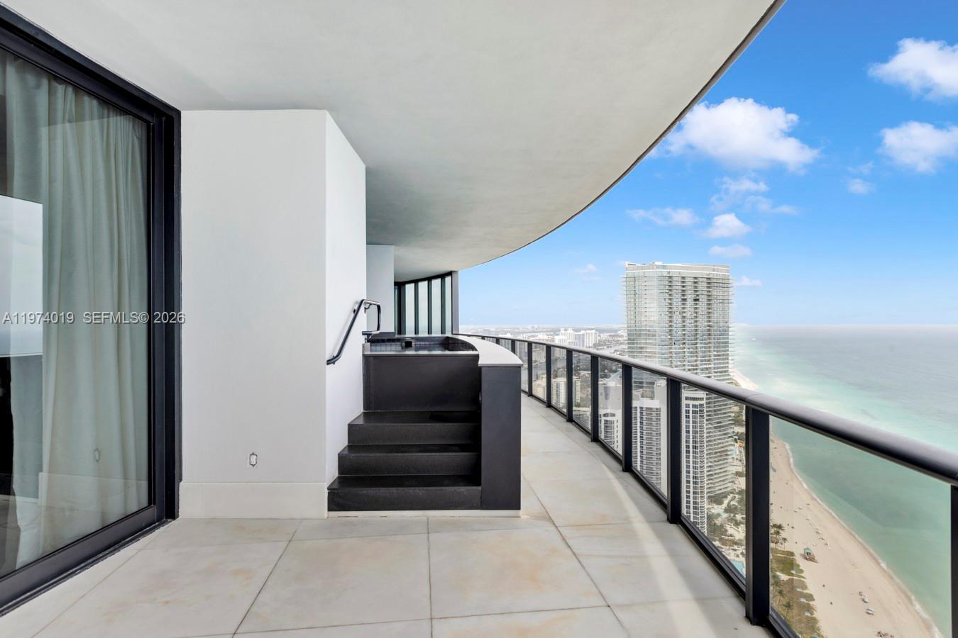 PORSCHE TOWER - Residential