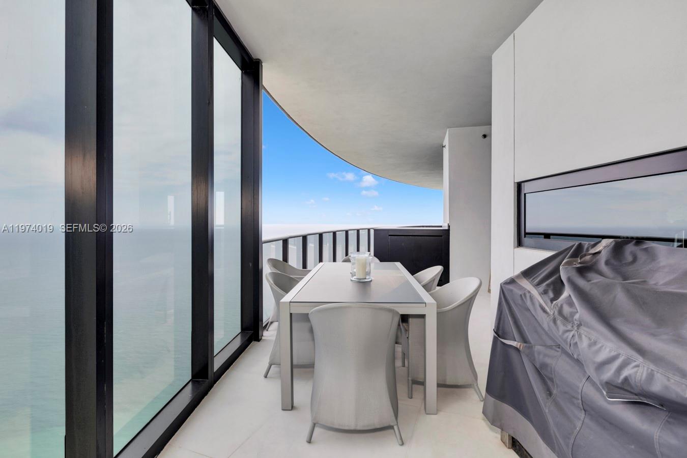 PORSCHE TOWER - Residential