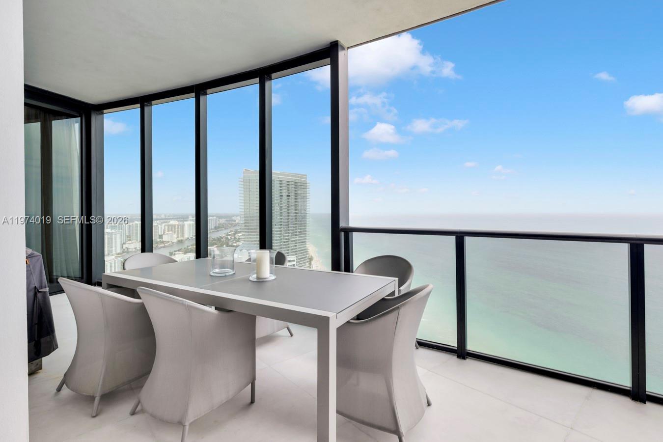 PORSCHE TOWER - Residential