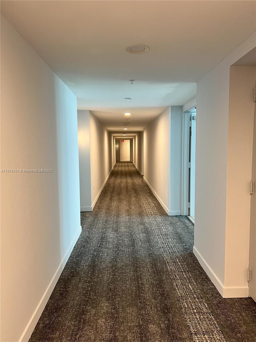 MET 1 CONDO - Residential Lease