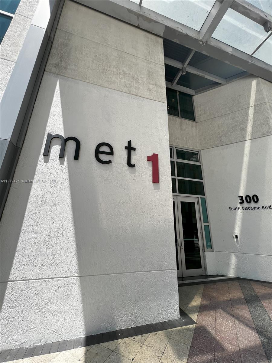 MET 1 CONDO - Residential Lease
