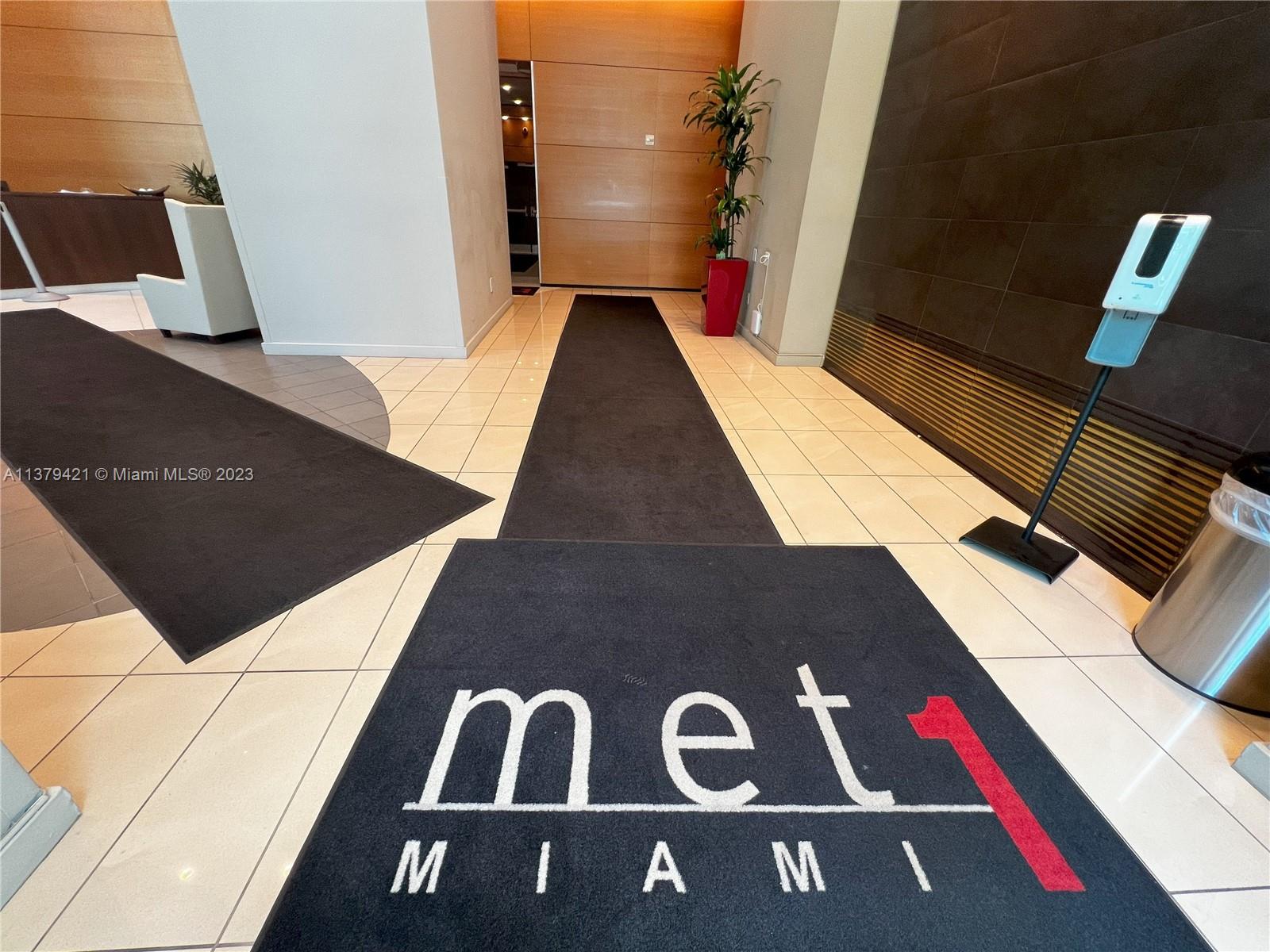 MET 1 CONDO - Residential Lease