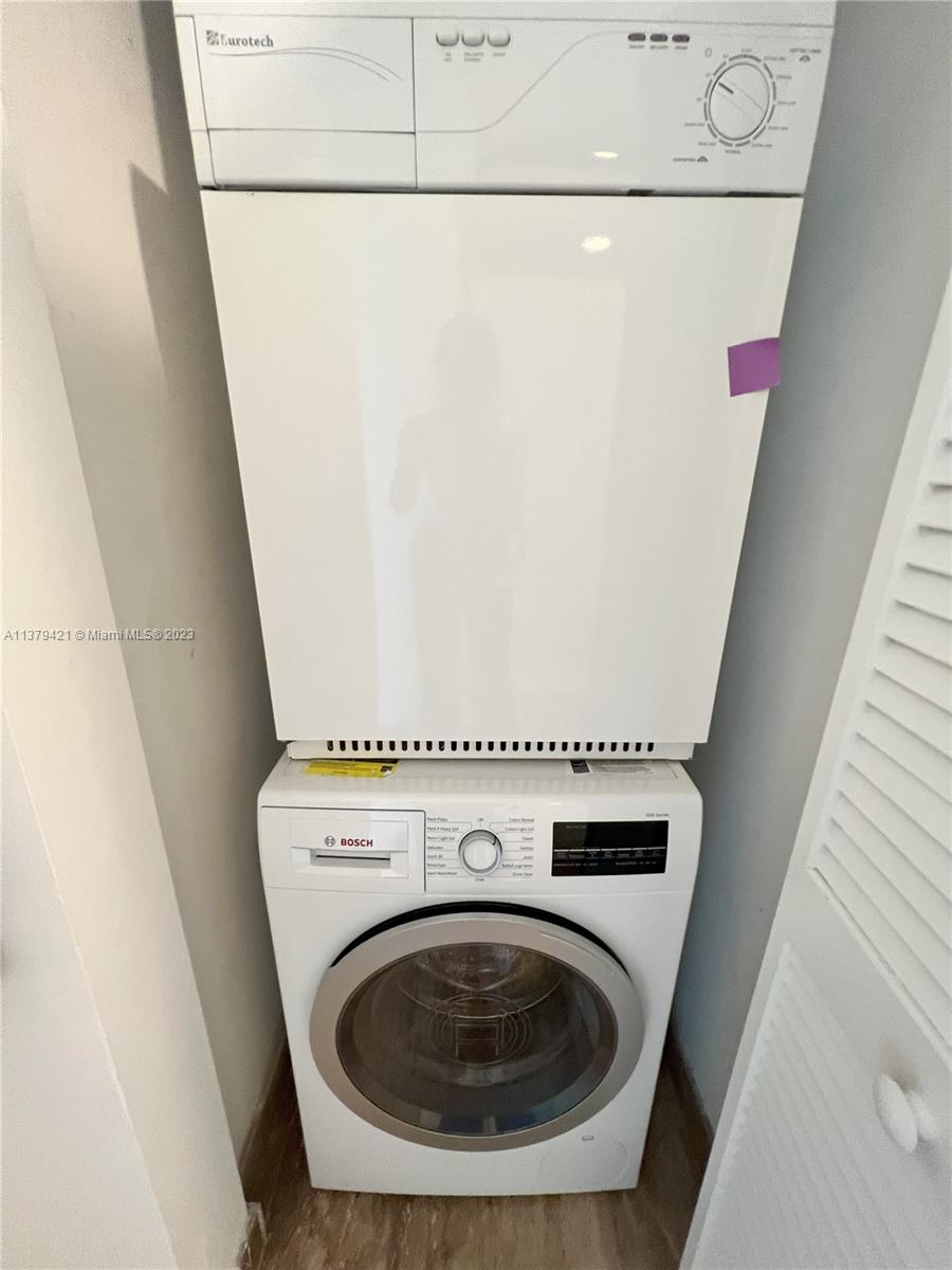 MET 1 CONDO - Residential Lease