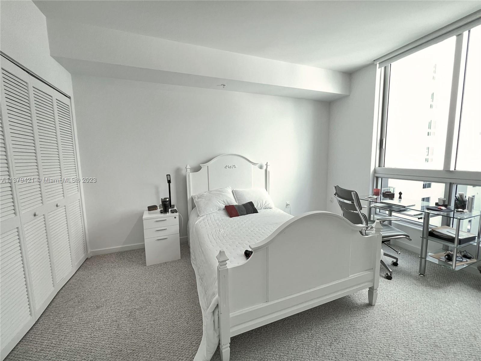 MET 1 CONDO - Residential Lease