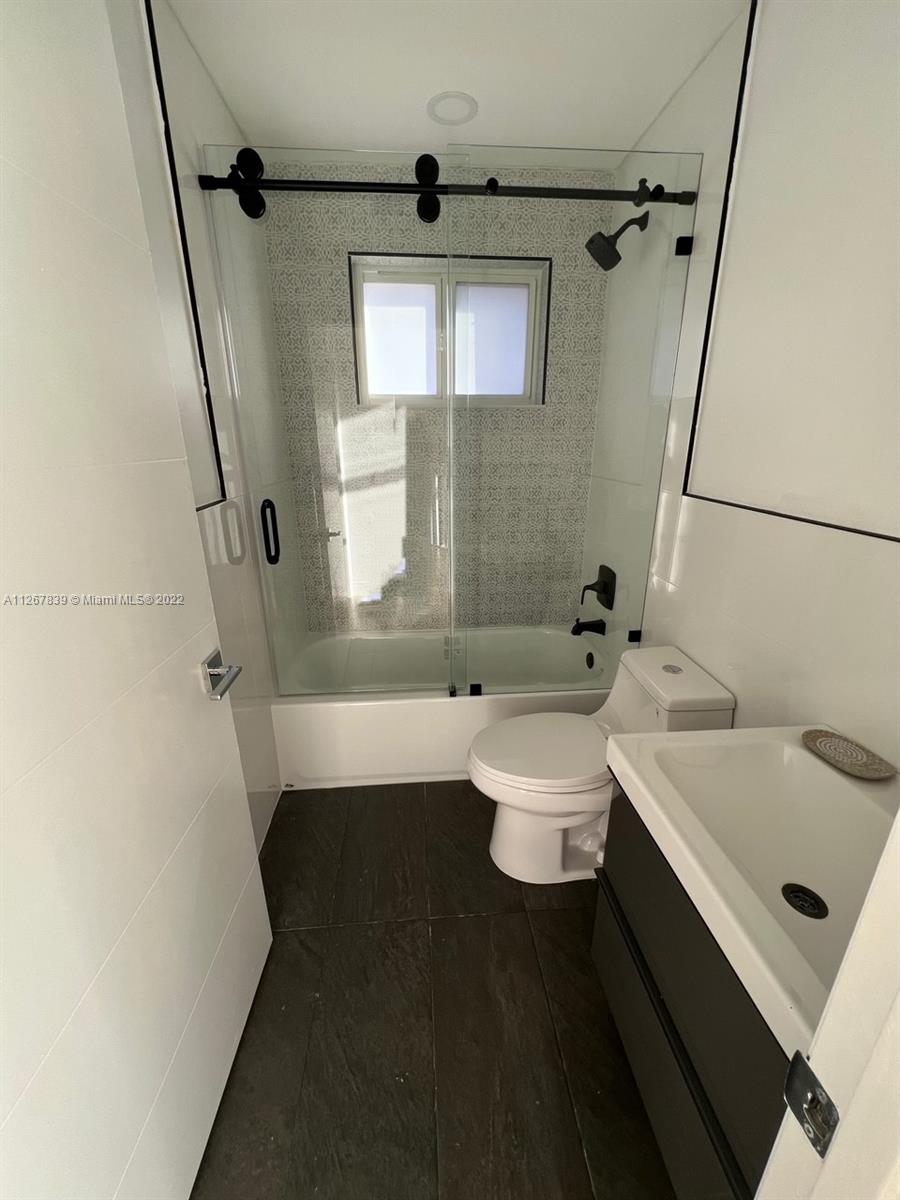 PATIO HOMES OF DORAL PINE - Residential Lease