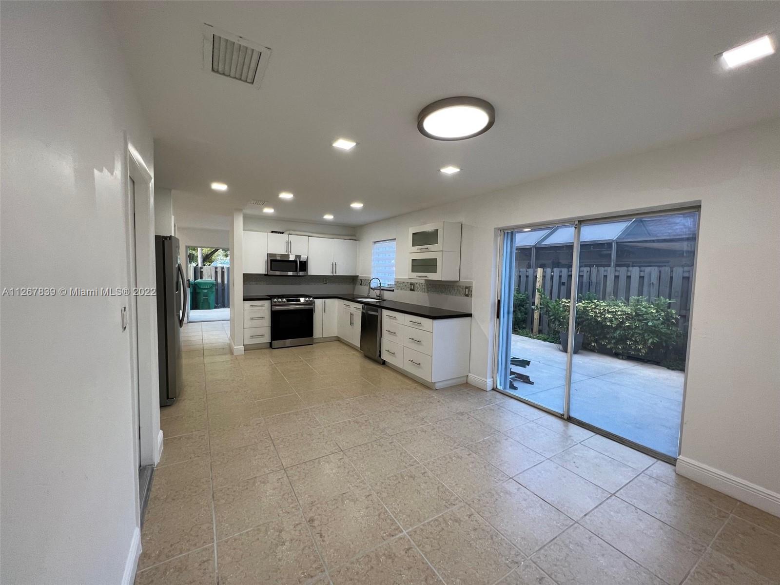 PATIO HOMES OF DORAL PINE - Residential Lease