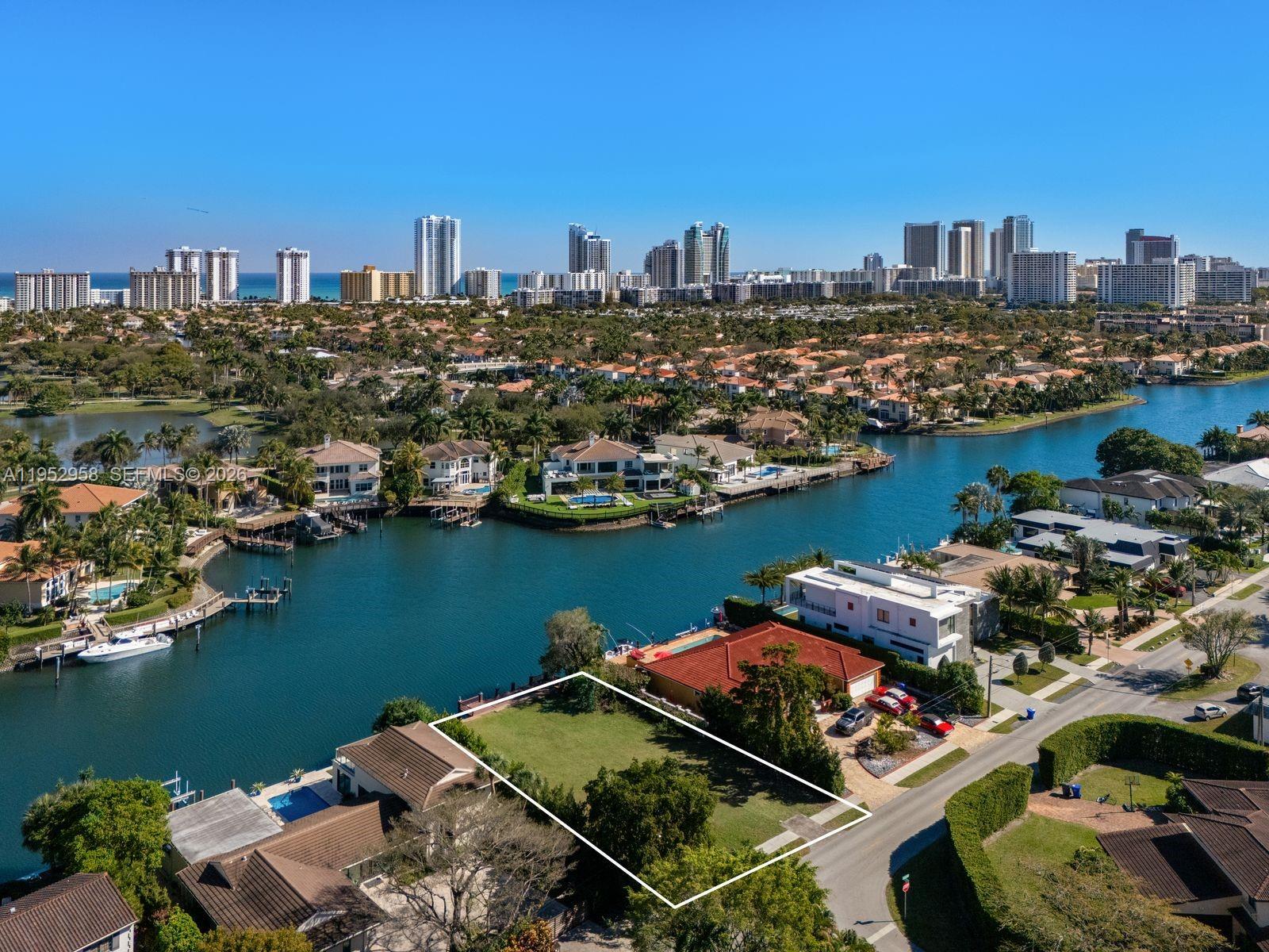 HOLLYWOOD GOLF ESTATES SE - Land
