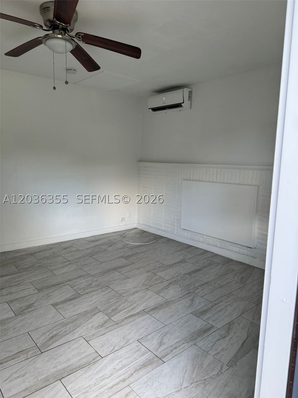 HOLLYWOOD ACRES - Residential Income