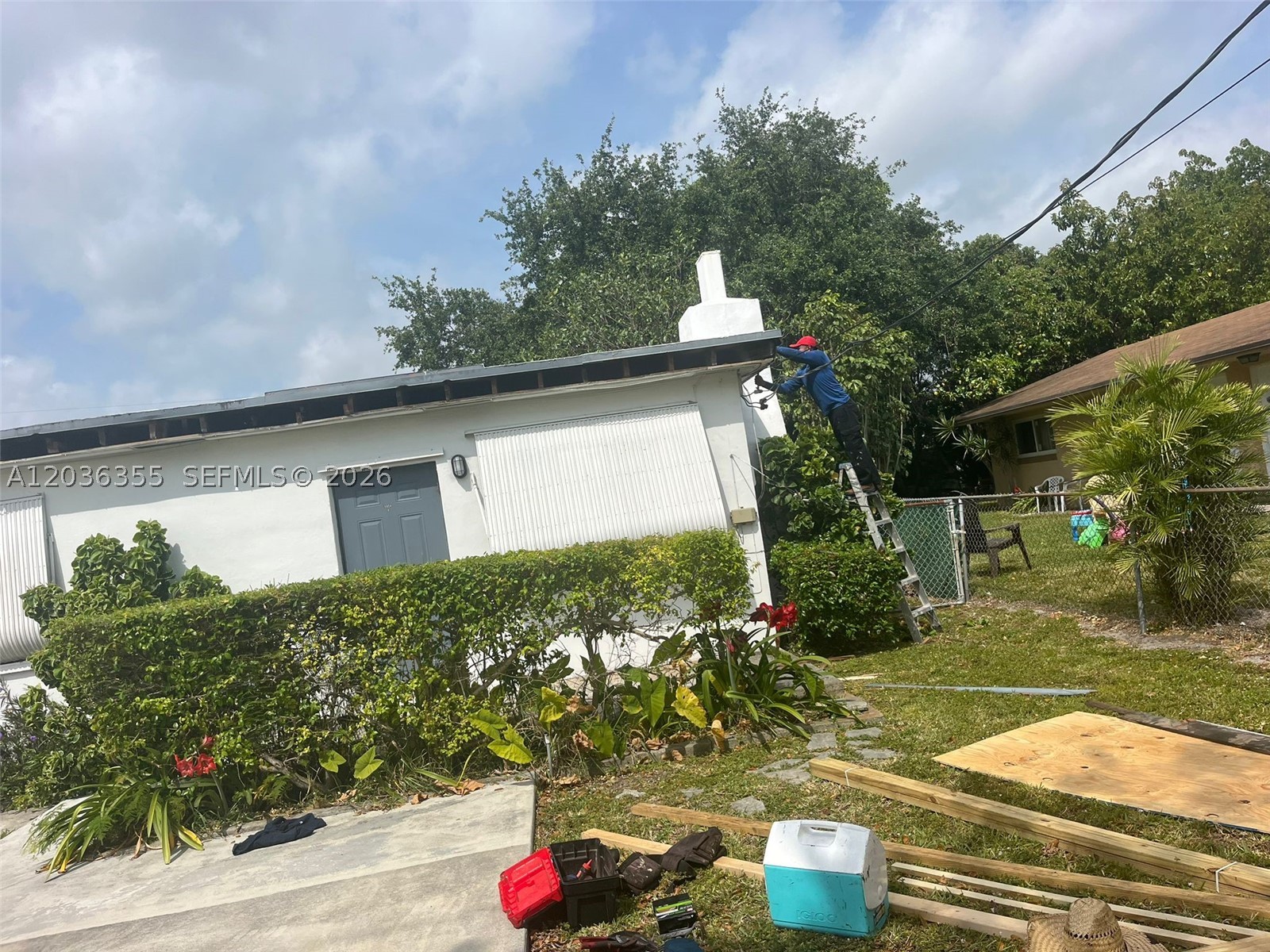 HOLLYWOOD ACRES - Residential Income