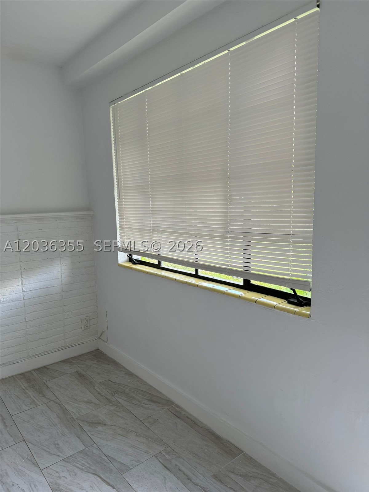 HOLLYWOOD ACRES - Residential Income