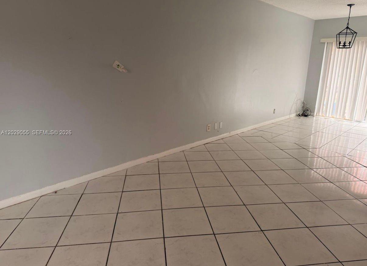 ROYAL OAKS TOWNHOUSE 2 CO - Residential Lease