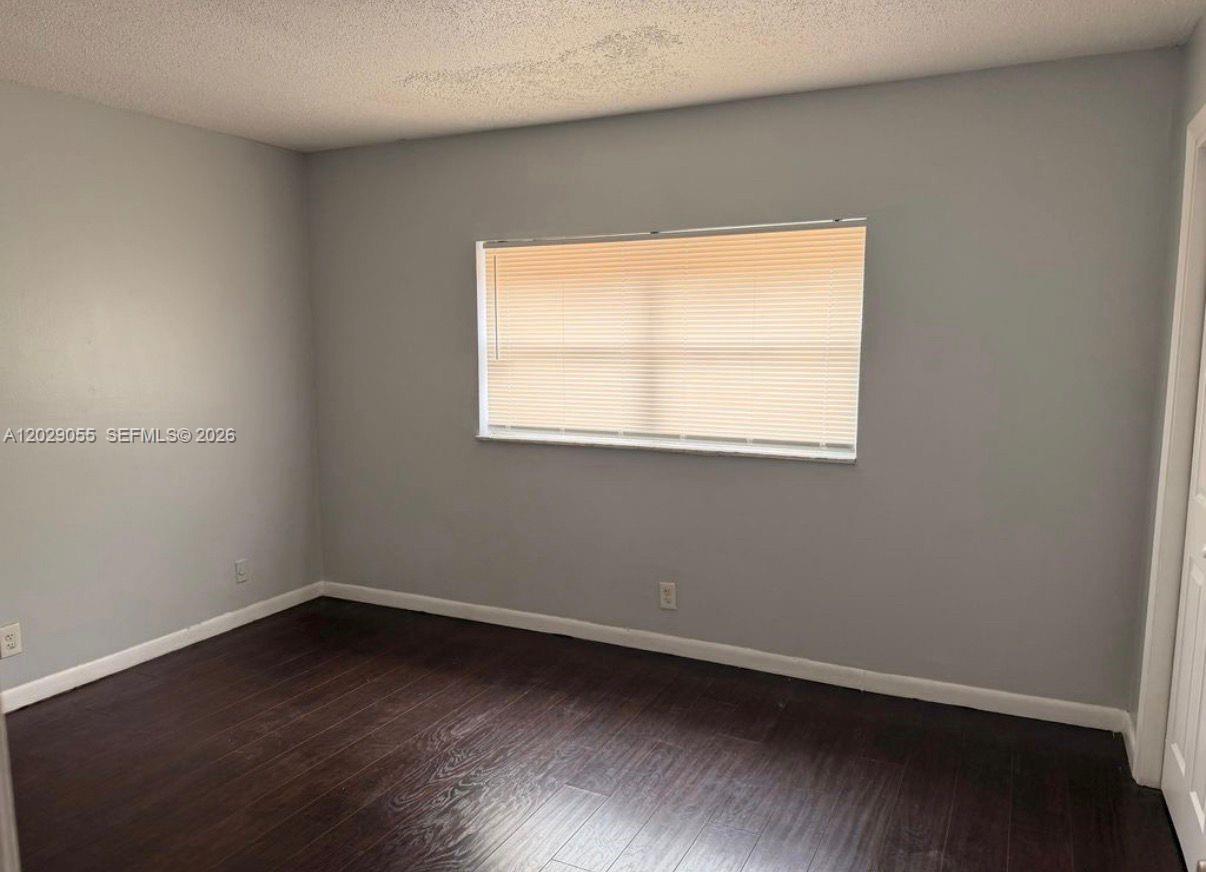 ROYAL OAKS TOWNHOUSE 2 CO - Residential Lease