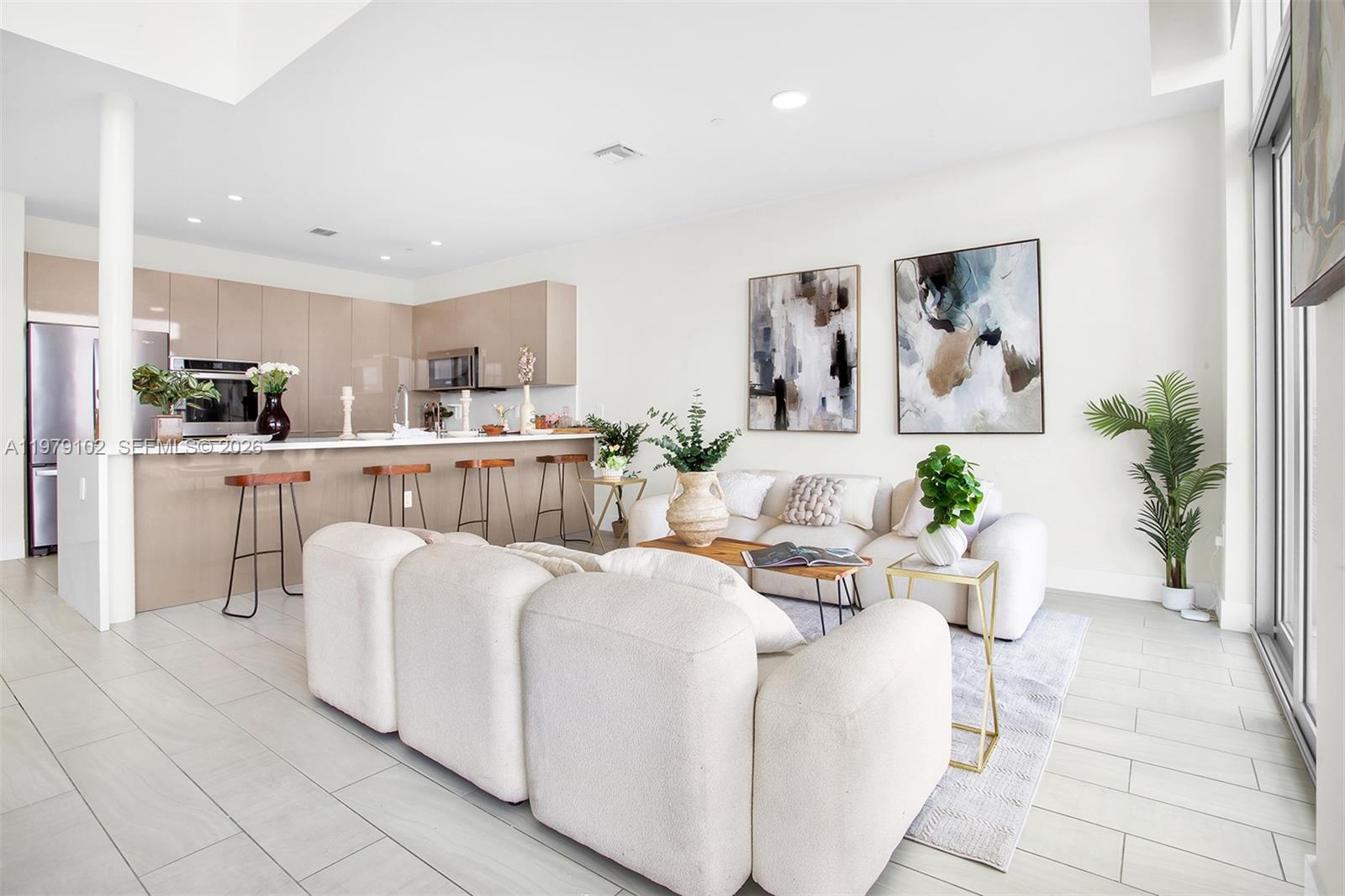 METROPICA NORTH TOWER ONE - Residential