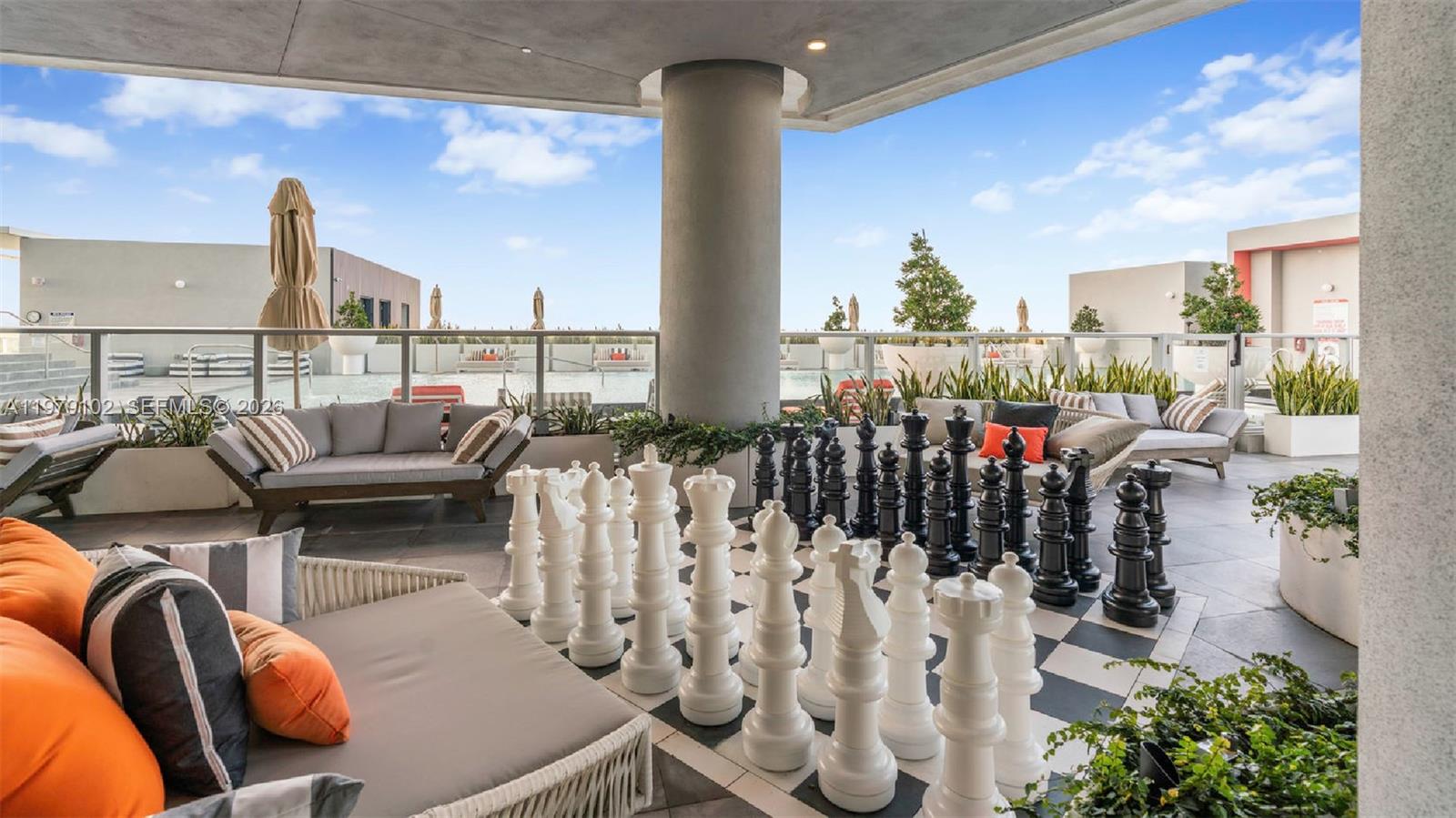 METROPICA NORTH TOWER ONE - Residential