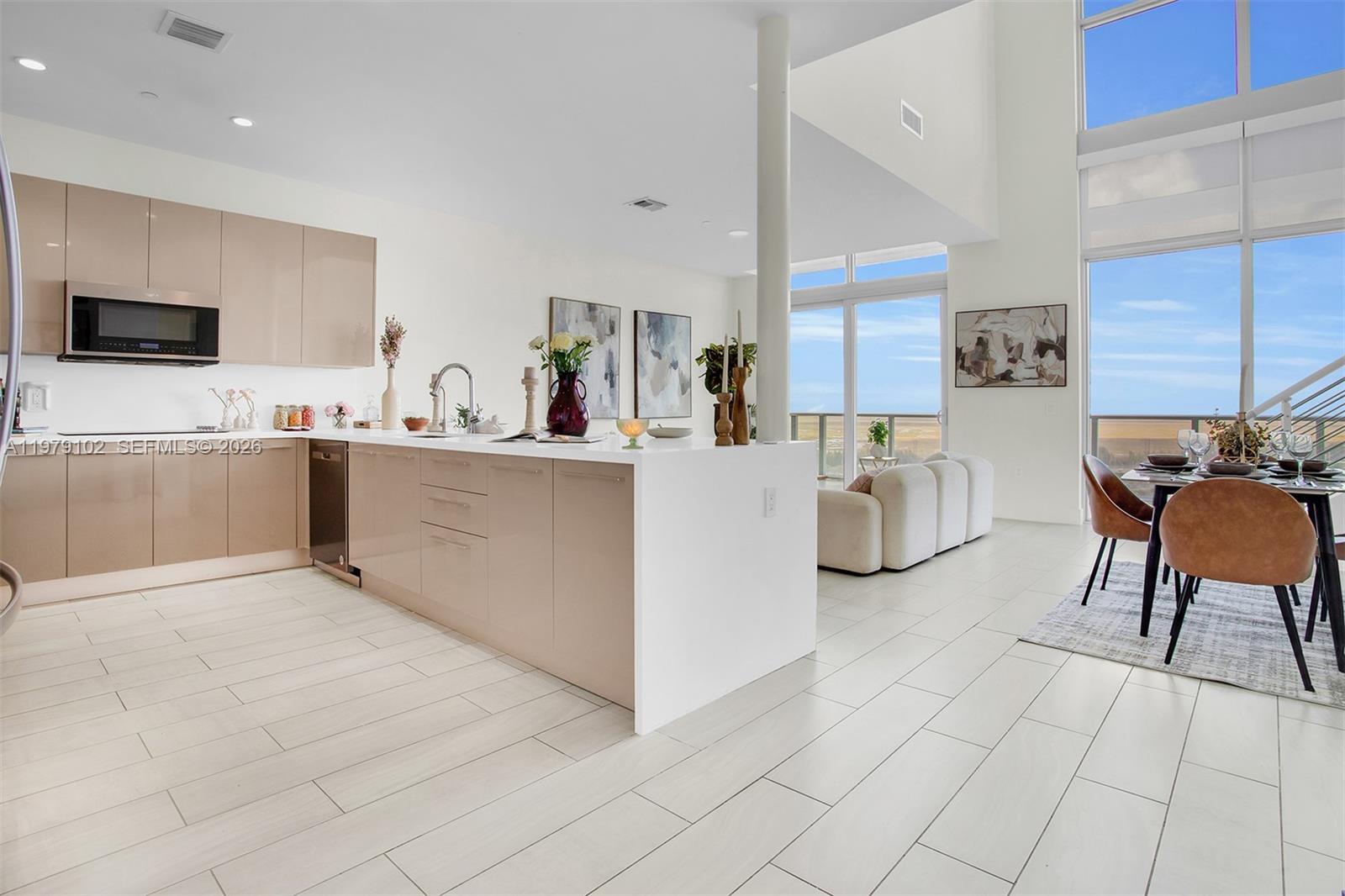 METROPICA NORTH TOWER ONE - Residential