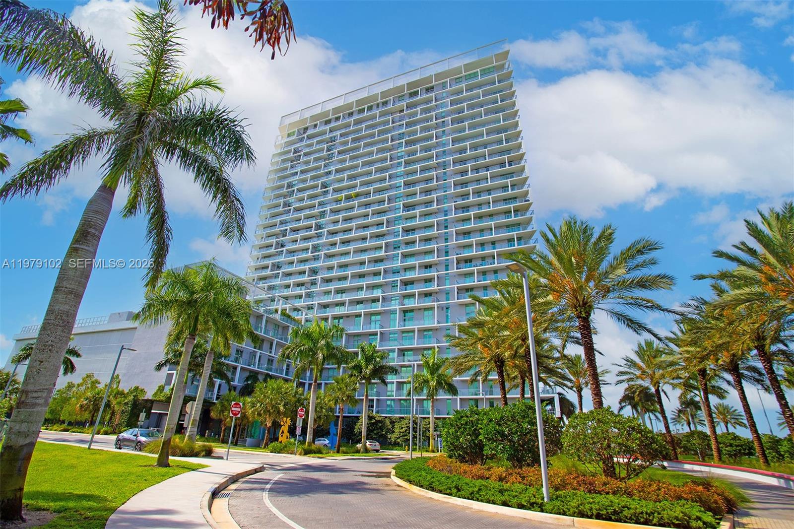 METROPICA NORTH TOWER ONE - Residential