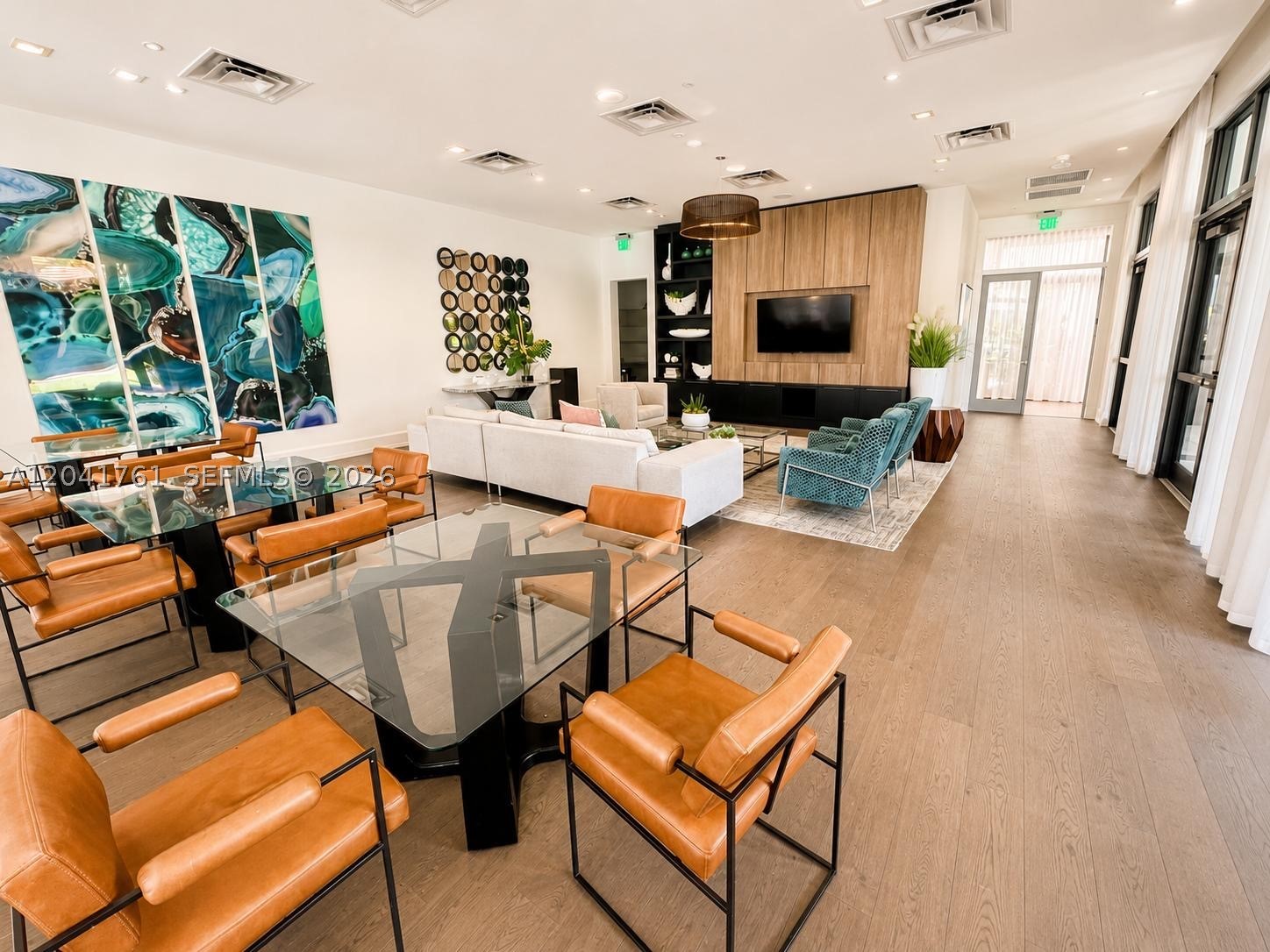 DOWNTOWN DORAL SOUTH PHAS - Residential