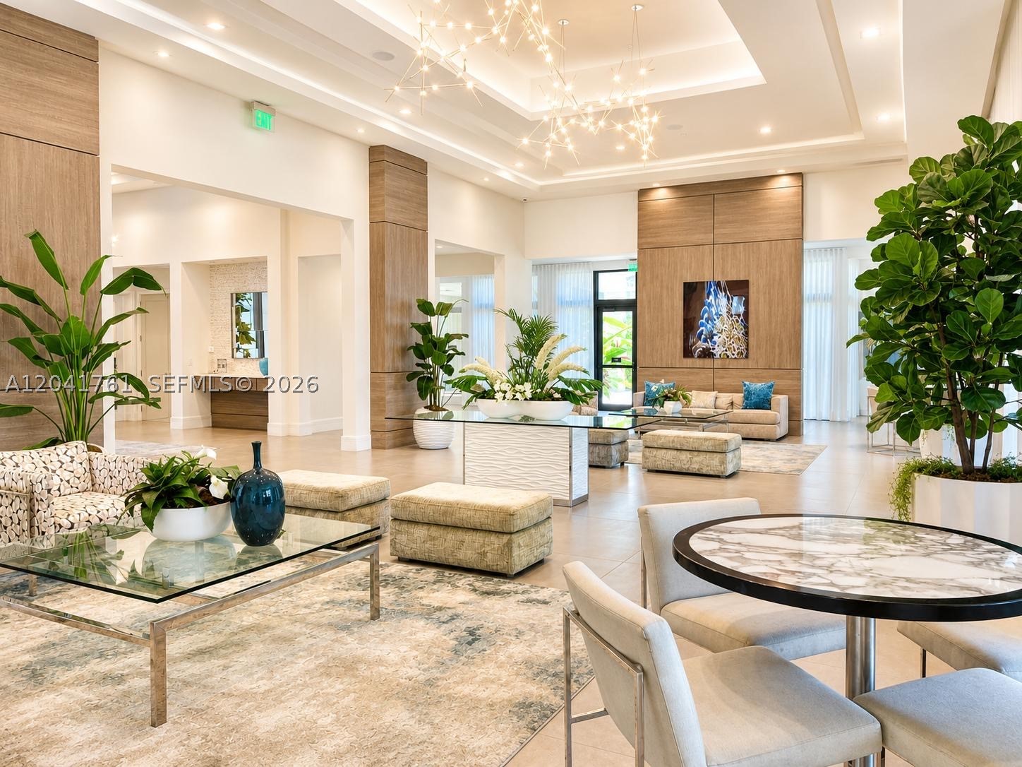 DOWNTOWN DORAL SOUTH PHAS - Residential