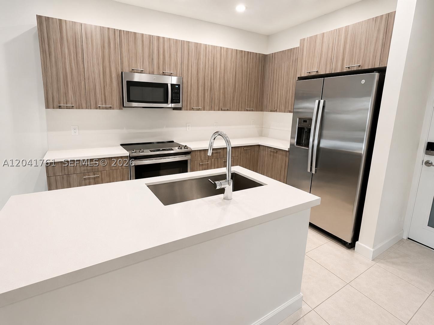 DOWNTOWN DORAL SOUTH PHAS - Residential