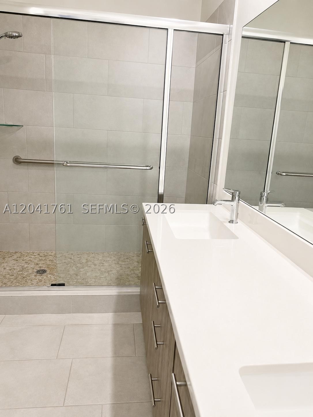 DOWNTOWN DORAL SOUTH PHAS - Residential