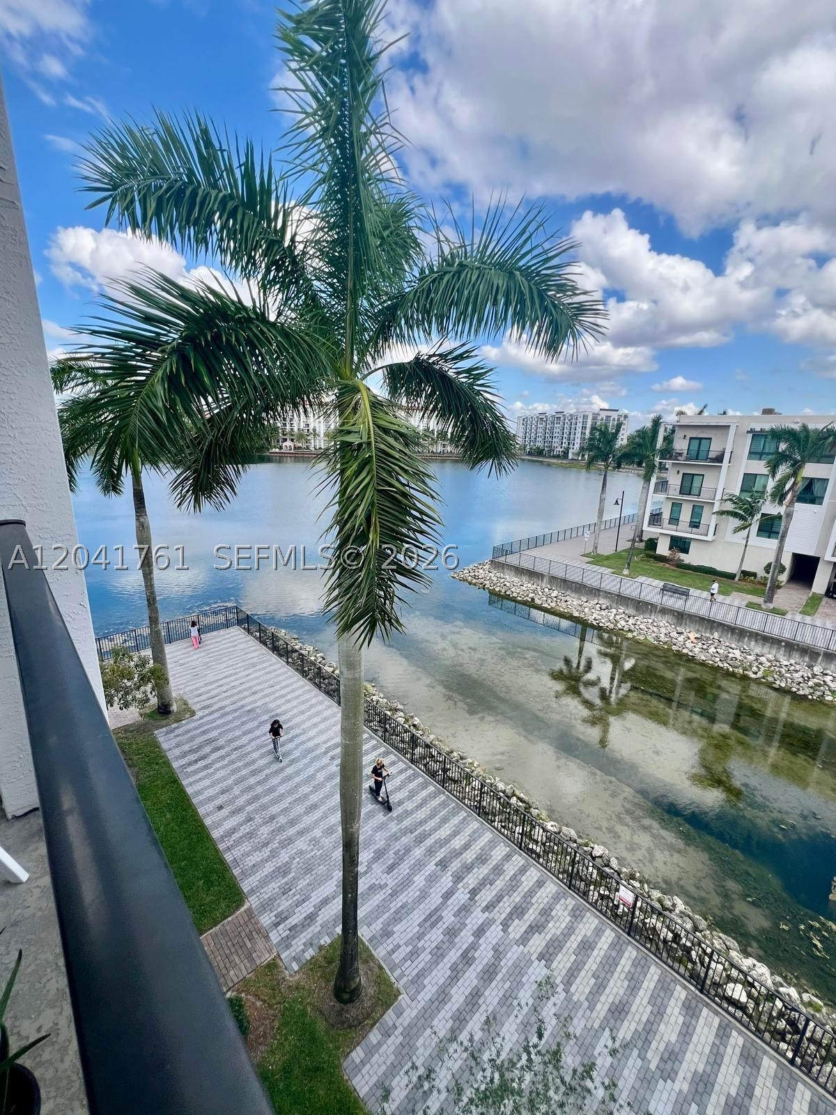 DOWNTOWN DORAL SOUTH PHAS - Residential
