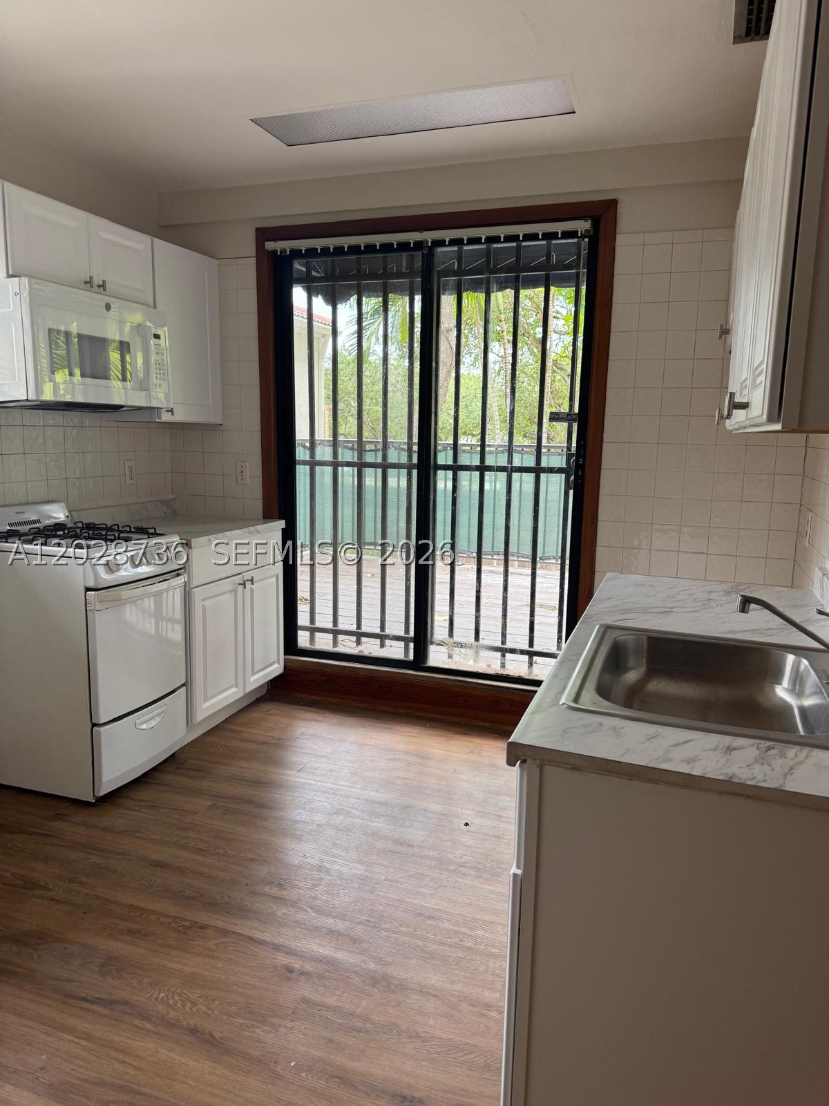 BISCAYNE PARK TERR - Residential Lease