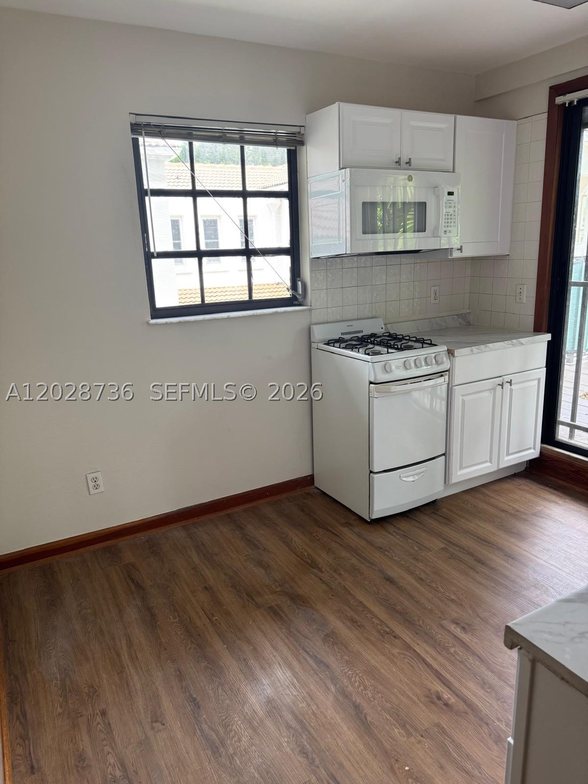 BISCAYNE PARK TERR - Residential Lease