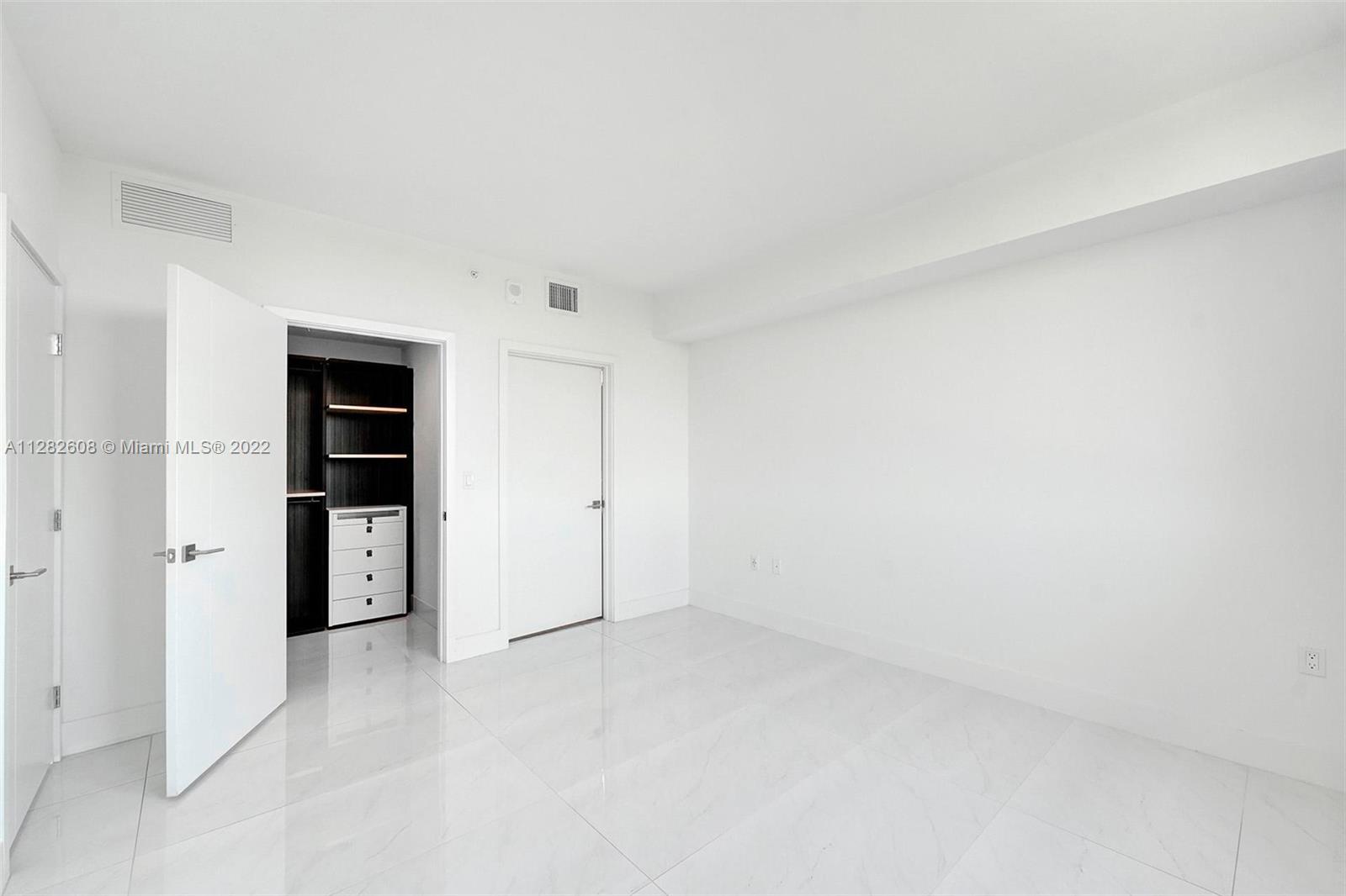 MERRICK MANOR - Residential Lease