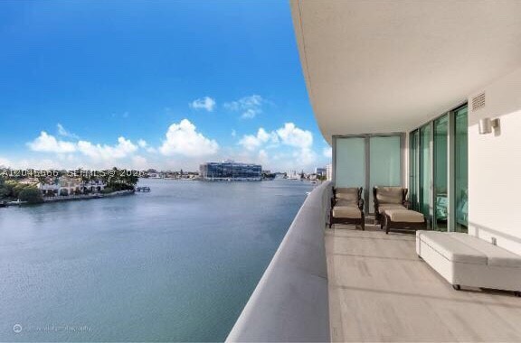 PELORO CONDO - Residential