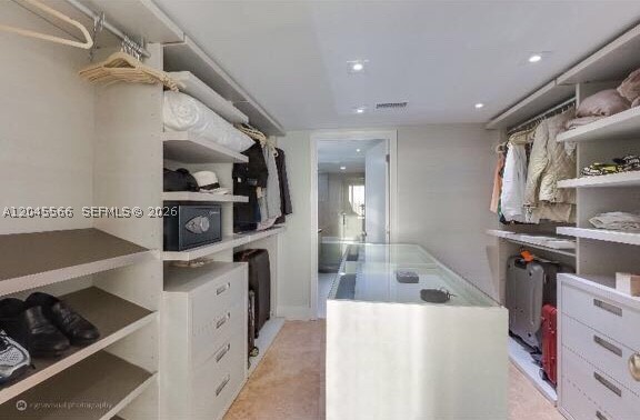 PELORO CONDO - Residential