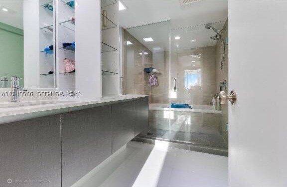 PELORO CONDO - Residential