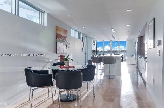 PELORO CONDO - Residential